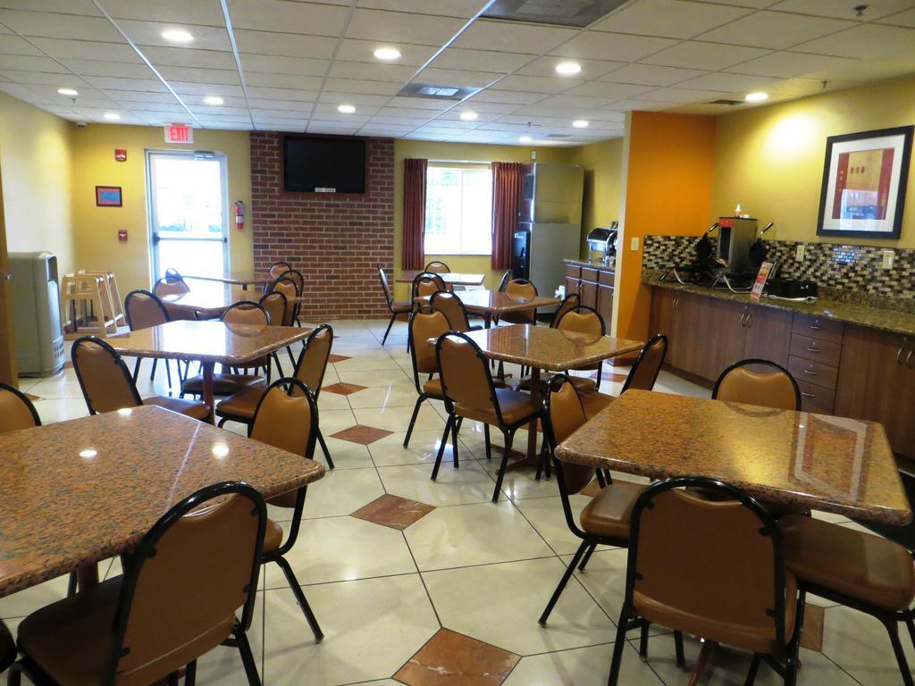 Microtel By Wyndham South Bend Notre Dame University Eksteriør billede